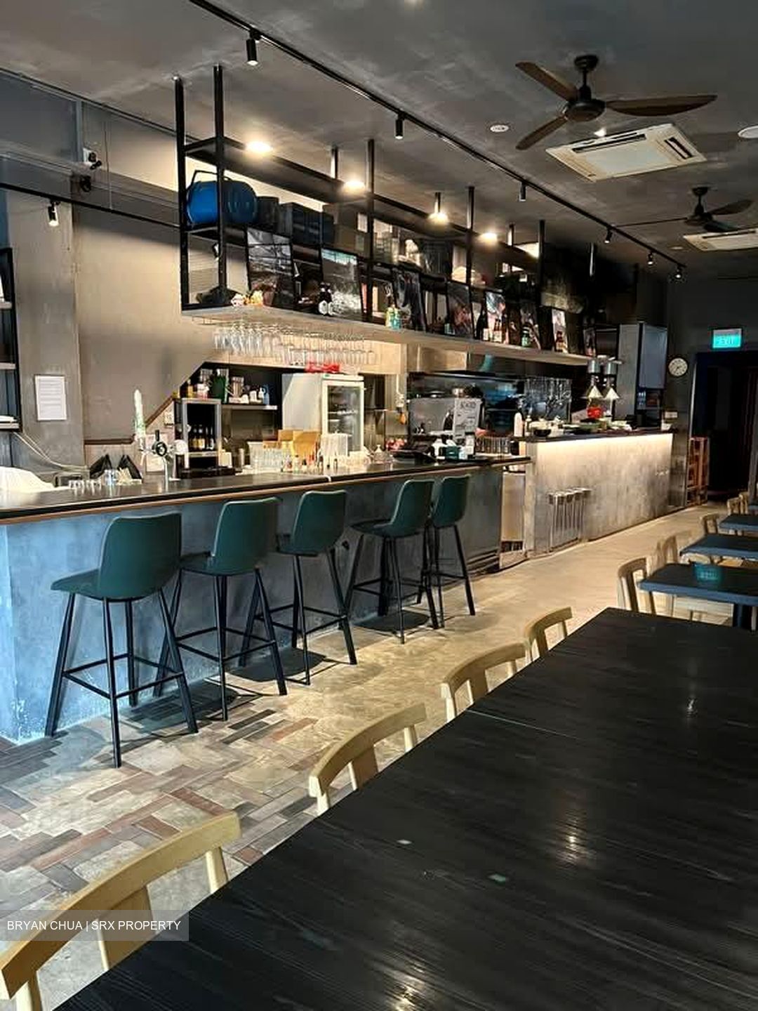 Hamilton Road (D8), Retail #551123951